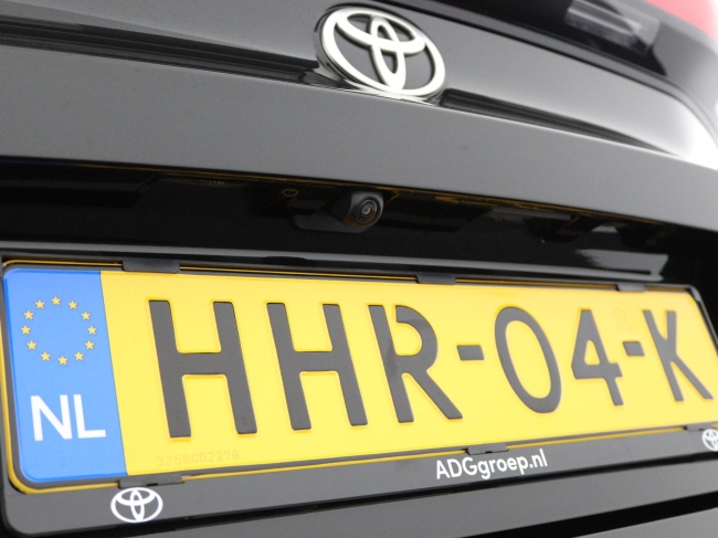 Toyota C-HR - 2.0 Plug-in Hybrid 220 Dynamic