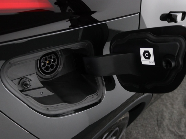 Toyota C-HR - 2.0 Plug-in Hybrid 220 Dynamic