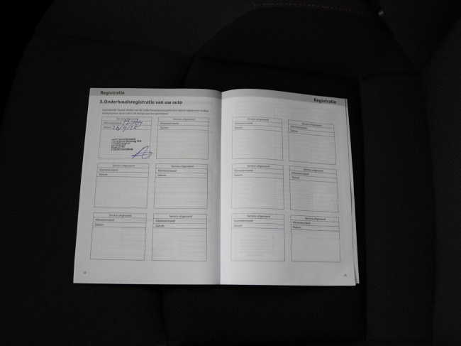 Toyota C-HR - 2.0 Plug-in Hybrid 220 Dynamic