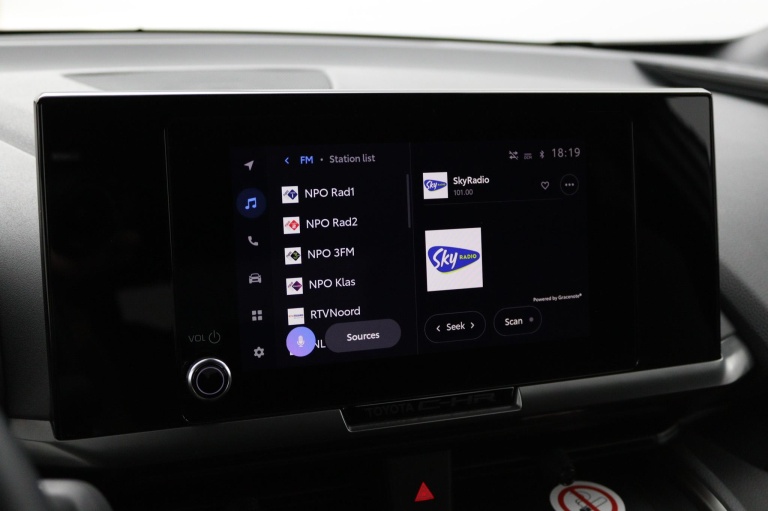 Toyota C-HR - 2.0 Plug-in Hybrid 220 Dynamic 8