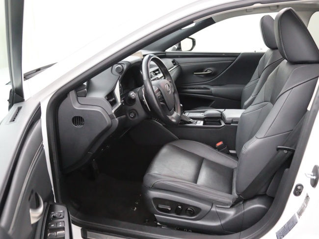 Lexus ES - 300h Preference Line Business