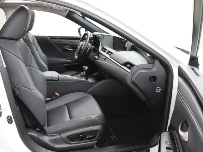 Lexus ES - 300h Preference Line Business