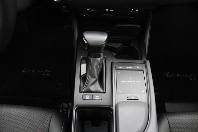 Lexus ES - 300h Preference Line Business 23