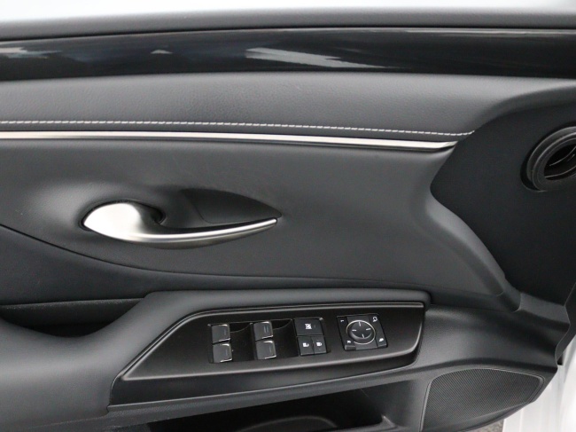 Lexus ES - 300h Preference Line Business