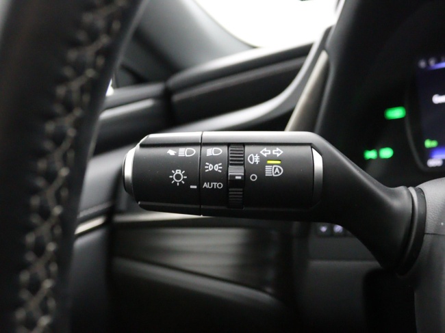 Lexus ES - 300h Preference Line Business