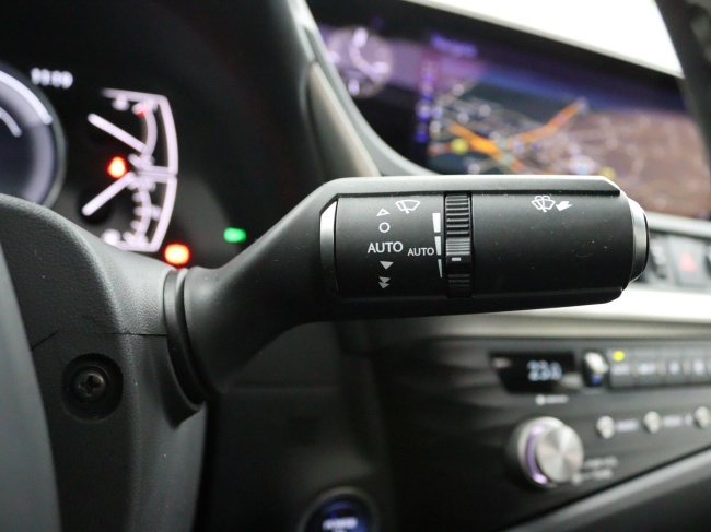 Lexus ES - 300h Preference Line Business