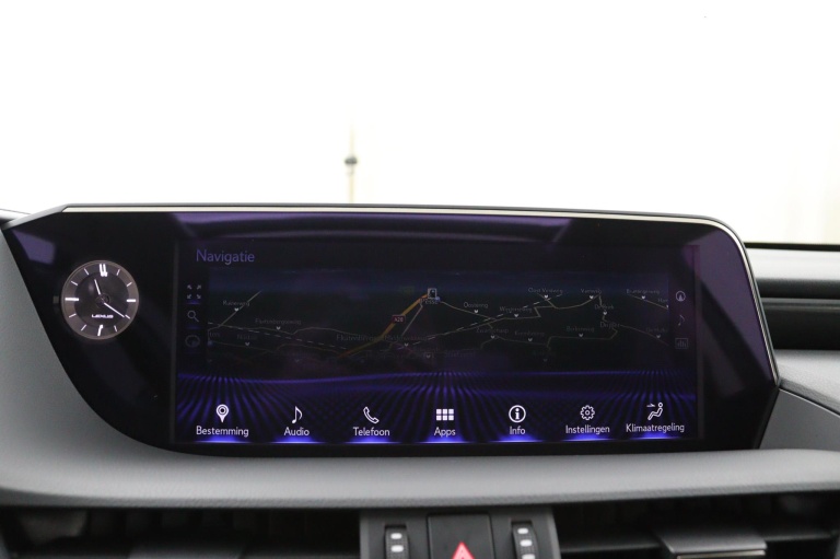 Lexus ES - 300h Preference Line Business 38