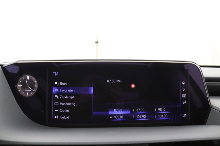 Lexus ES - 300h Preference Line Business 39