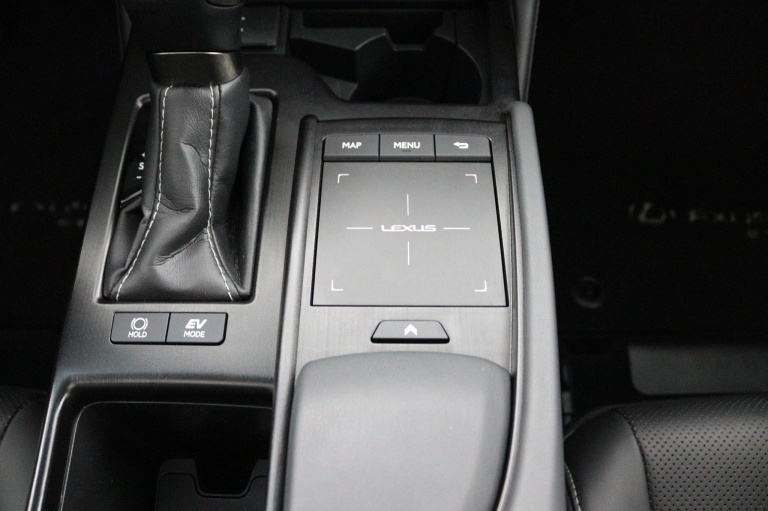 Lexus ES - 300h Preference Line Business 40