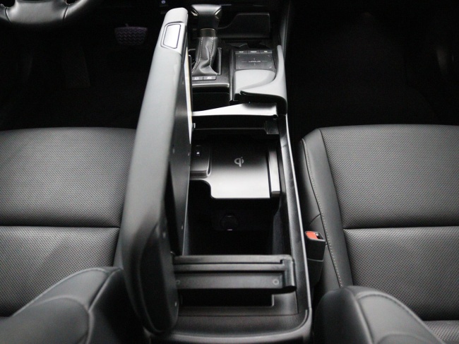 Lexus ES - 300h Preference Line Business