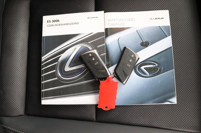 Lexus ES - 300h Preference Line Business 46