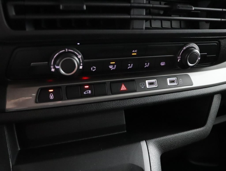 Toyota PROACE Worker - 2.0 D-4D L1 Challenger 21