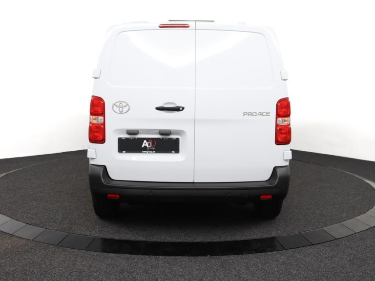 Toyota PROACE Worker - 2.0 D-4D L1 Challenger 8
