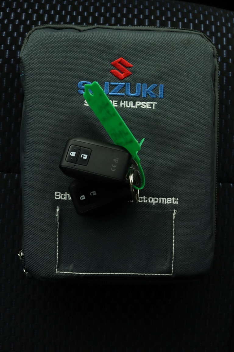 Suzuki Ignis - 1.2 Smart Hybrid Style 11