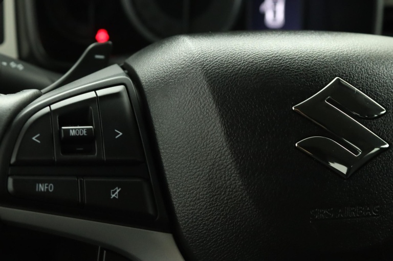 Suzuki Ignis - 1.2 Smart Hybrid Style 19