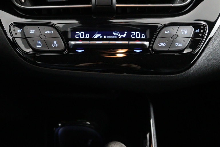 Toyota C-HR - 1.8 Hybrid Bi-Tone 12