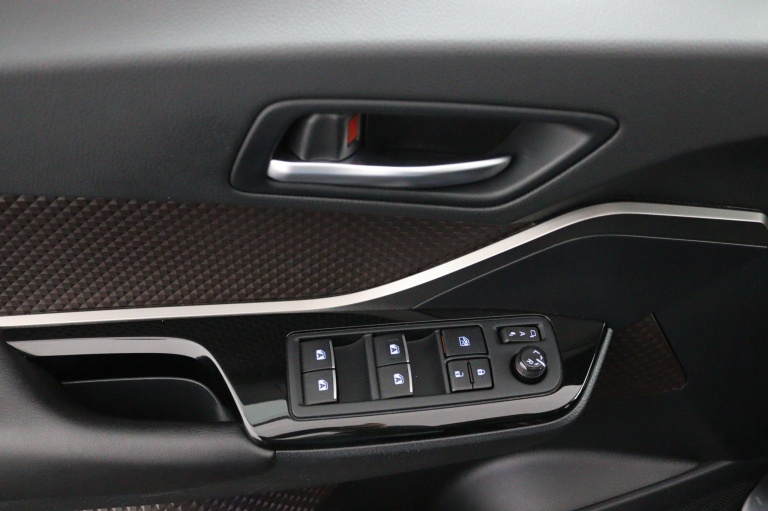 Toyota C-HR - 1.8 Hybrid Bi-Tone 29