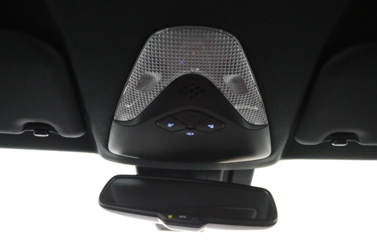 Toyota C-HR - 1.8 Hybrid Bi-Tone 33