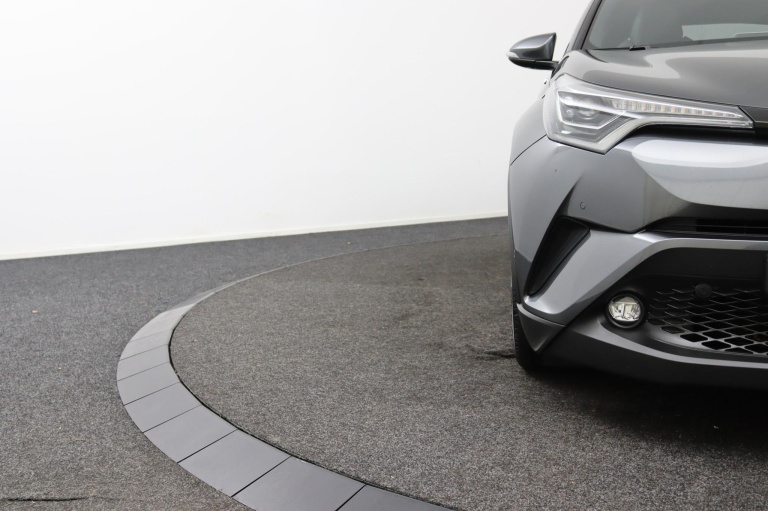 Toyota C-HR - 1.8 Hybrid Bi-Tone 35