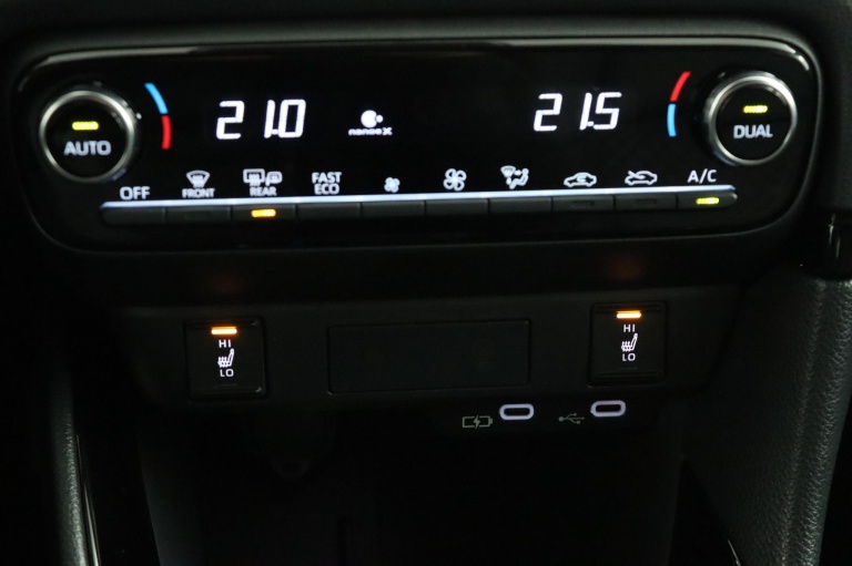 Toyota Yaris - 1.5 Hybrid 130 Executive 7