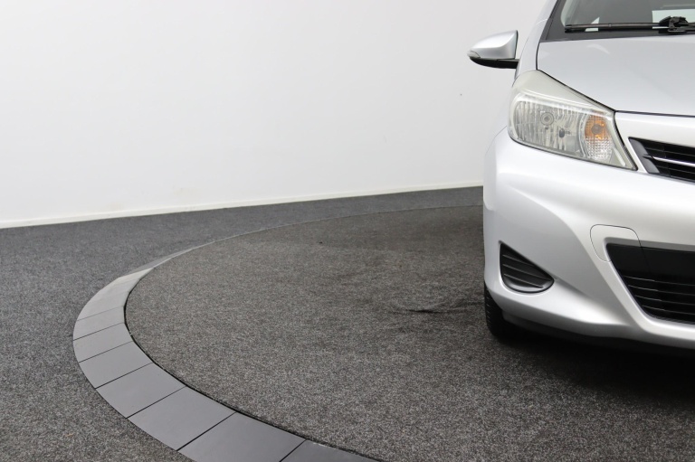 Toyota Yaris - 1.3 VVT-i Aspiration 37