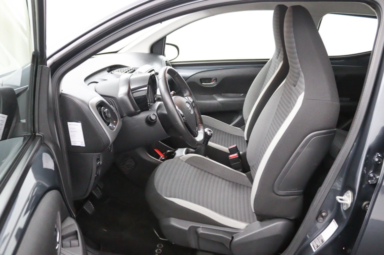 Toyota Aygo - 1.0 VVT-i x-play limited 9