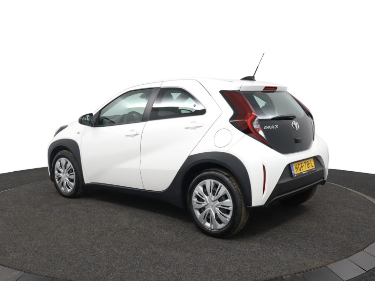 Toyota Aygo X - 1.0 VVT-i MT Play 12