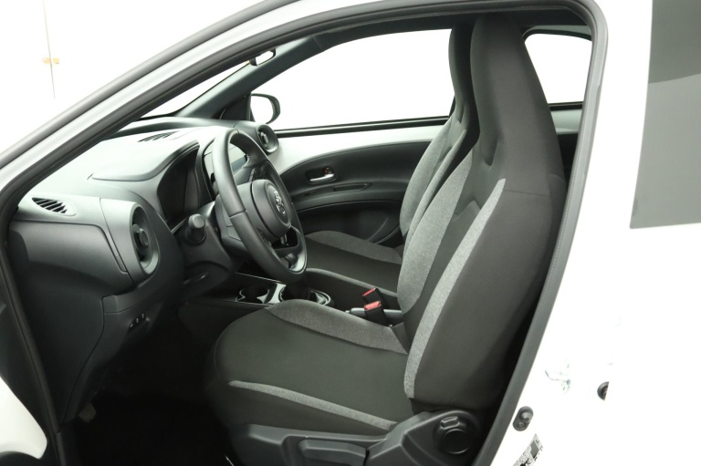 Toyota Aygo X - 1.0 VVT-i MT Play 17