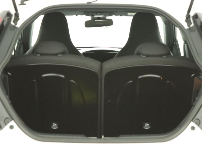 Toyota Aygo X - 1.0 VVT-i MT Play