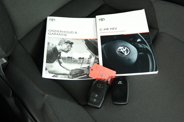Toyota C-HR - 1.8 Hybrid 140 Dynamic 11