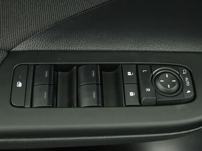 Toyota C-HR - 1.8 Hybrid 140 Dynamic