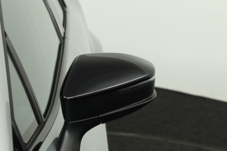 Toyota C-HR - 1.8 Hybrid 140 Dynamic 38