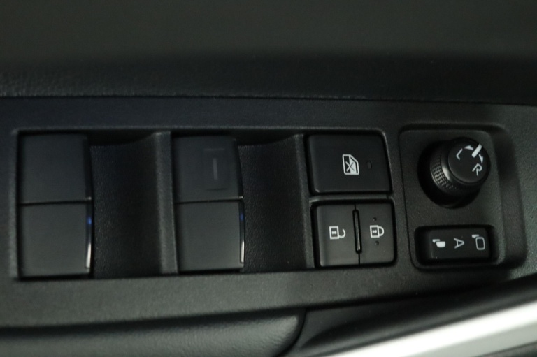 Toyota Corolla Cross - Hybrid 140 Style 29