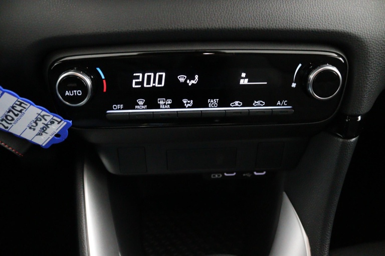 Toyota Yaris - 1.5 Hybrid 115 Comfort 12