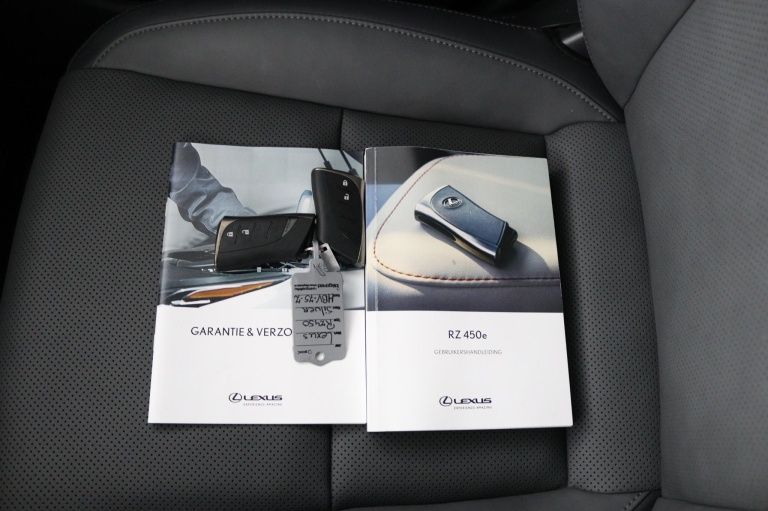 Lexus RZ - 450e Executive Line 71 kWh 9