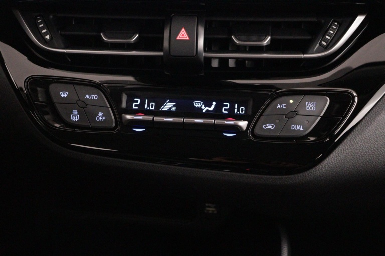 Toyota C-HR - 1.8 Hybrid Dynamic 7