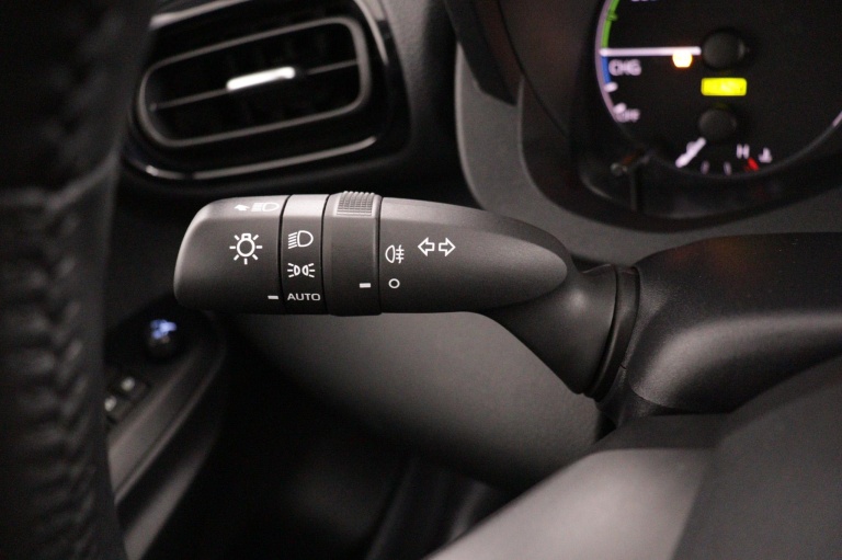 Toyota Yaris - 1.5 Hybrid Active 31