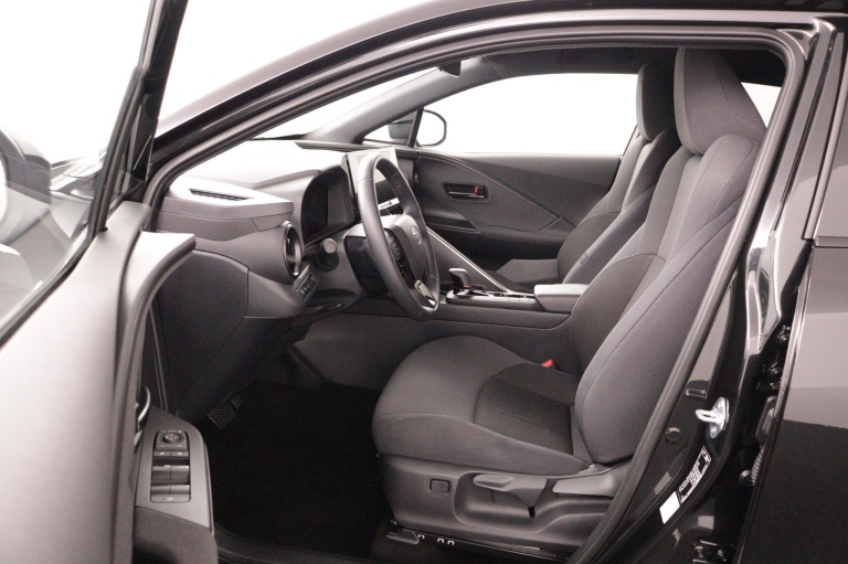 Toyota C-HR - 2.0 Plug-in Hybrid 220 Dynamic 17