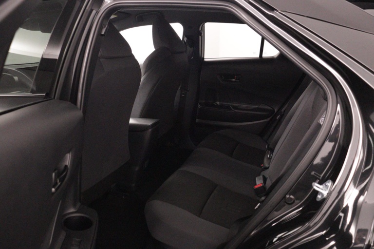 Toyota C-HR - 2.0 Plug-in Hybrid 220 Dynamic 18