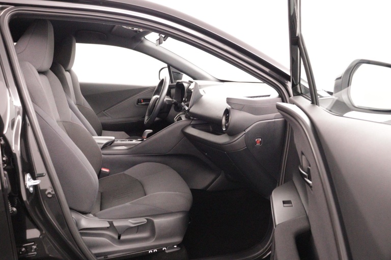 Toyota C-HR - 2.0 Plug-in Hybrid 220 Dynamic 19