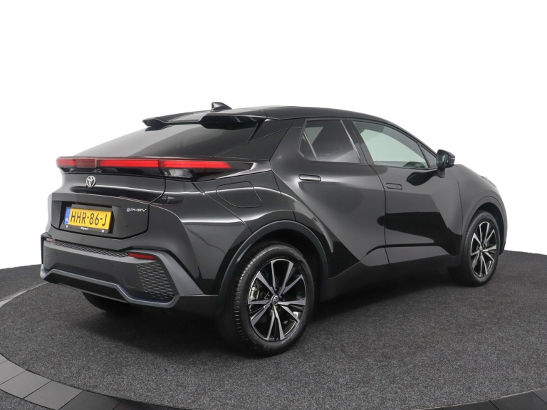 Toyota C-HR - 2.0 Plug-in Hybrid 220 Dynamic 2