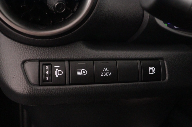 Toyota C-HR - 2.0 Plug-in Hybrid 220 Dynamic 29