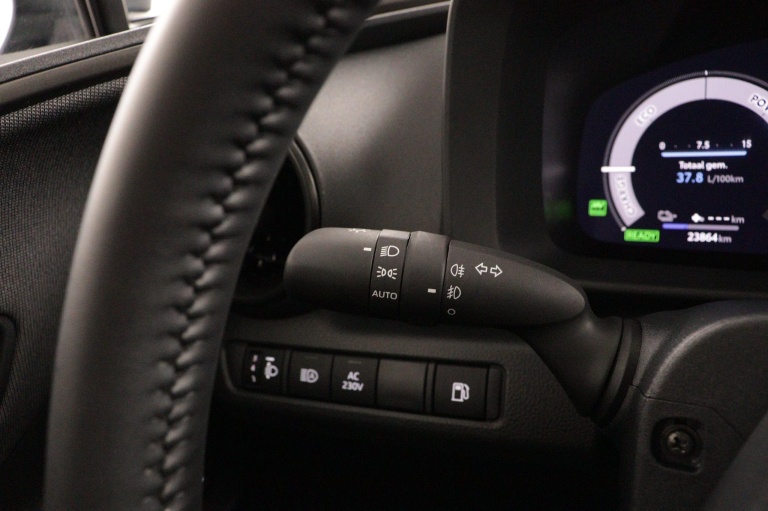 Toyota C-HR - 2.0 Plug-in Hybrid 220 Dynamic 30