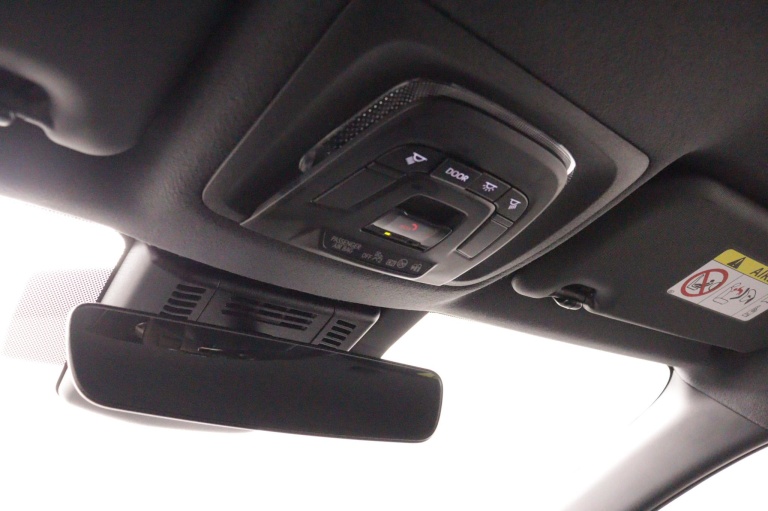 Toyota C-HR - 2.0 Plug-in Hybrid 220 Dynamic 32