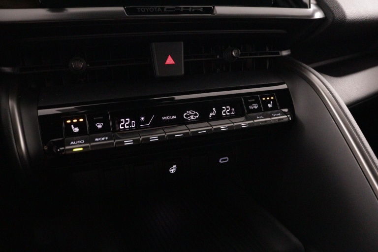 Toyota C-HR - 2.0 Plug-in Hybrid 220 Dynamic 7