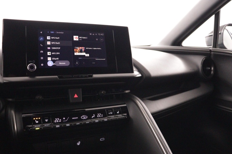 Toyota C-HR - 2.0 Plug-in Hybrid 220 Dynamic 8