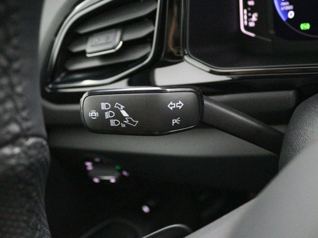 Volkswagen T-Roc - 1.5 TSI R-Line Business+