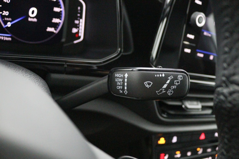 Volkswagen T-Roc - 1.5 TSI R-Line Business+ 15