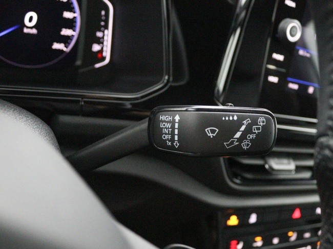 Volkswagen T-Roc - 1.5 TSI R-Line Business+