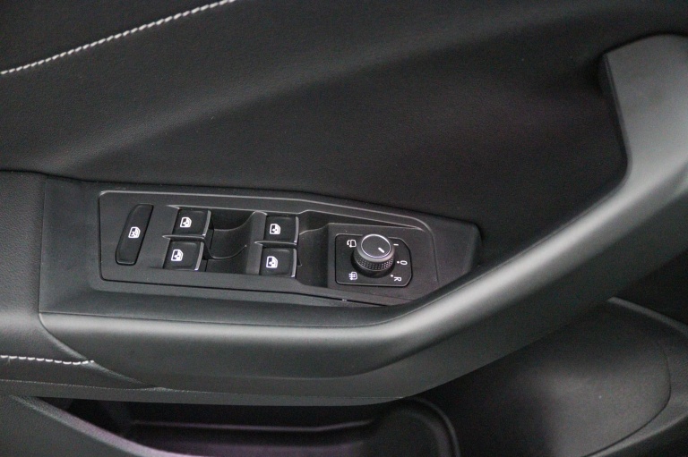 Volkswagen T-Roc - 1.5 TSI R-Line Business+ 35